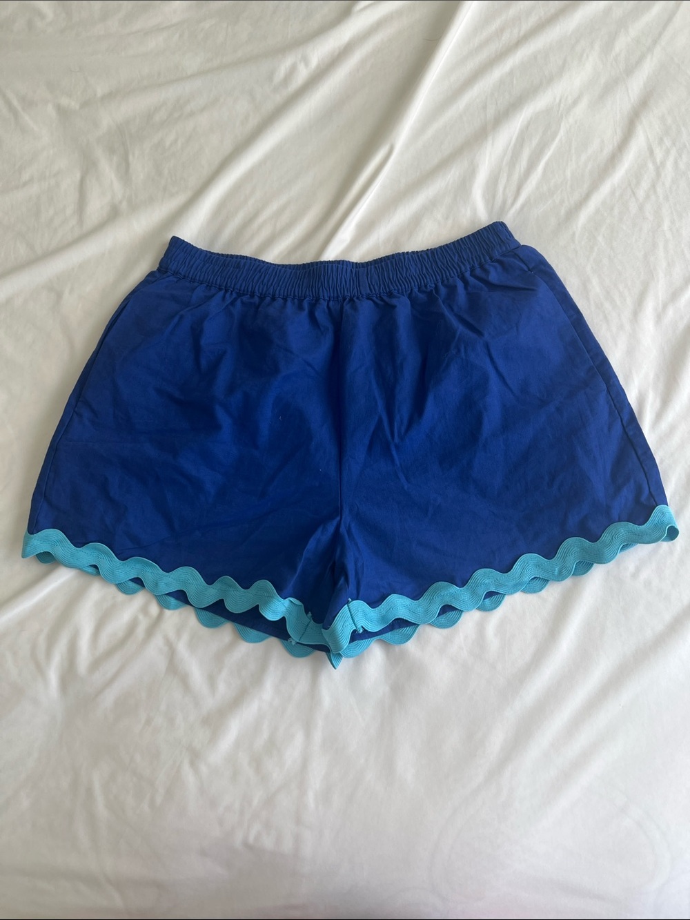 English Factory Scallop Hem Shorts